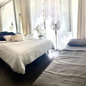 Cozy Chatelet Apartment