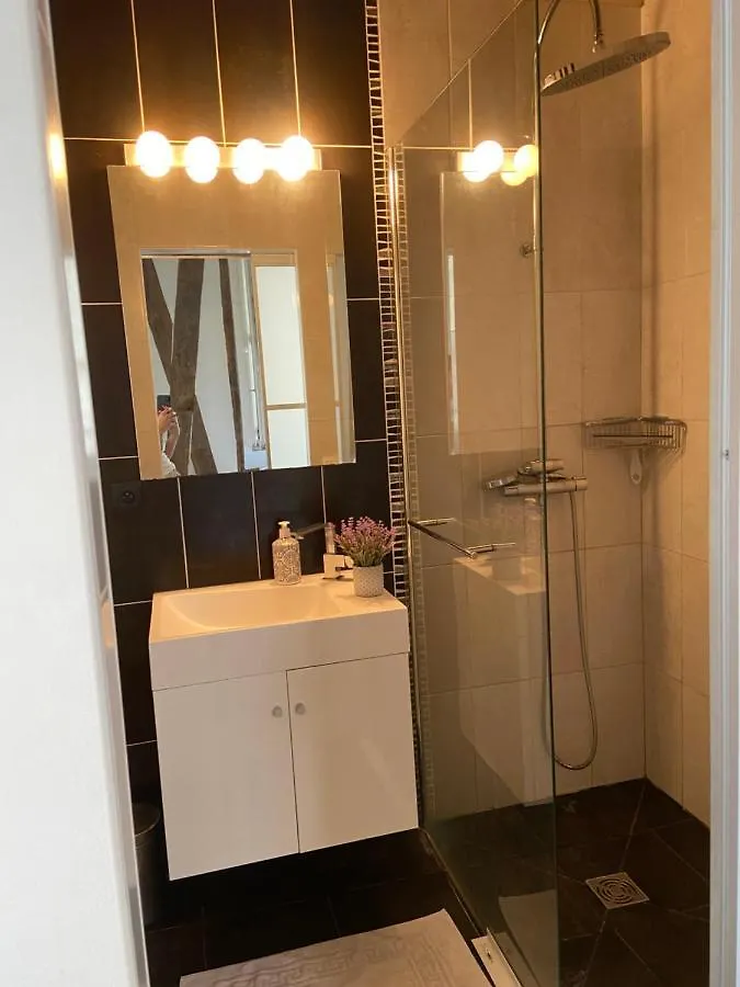 Appartement Paris Rue Montorgueil 0*,  France